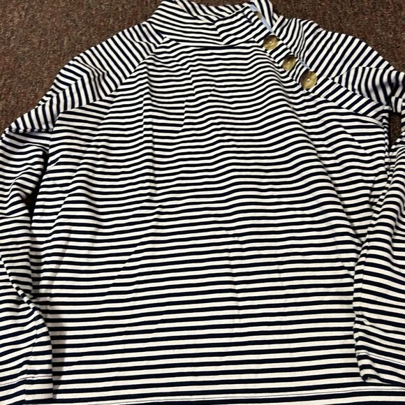 Vineyard vines small striped blouse - Picture 4 of 6